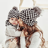 Mom And Baby A Set Of Knitted Hats New Black And White Red Plaid